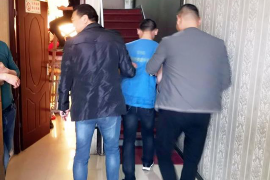鸡毛飞上天要账片段:一场关于诚信与智慧的较量 鸡毛飞上天要账片段:一场关于诚信与智慧的较量